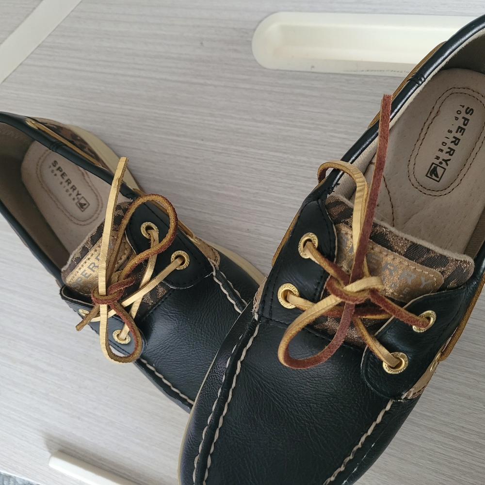 Sperry Women's Blue and Tan Boat Shoes